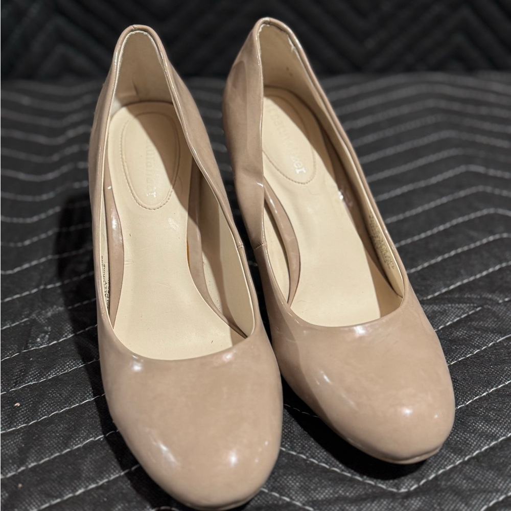 Naturalizer Elegant Beige Women's Heels